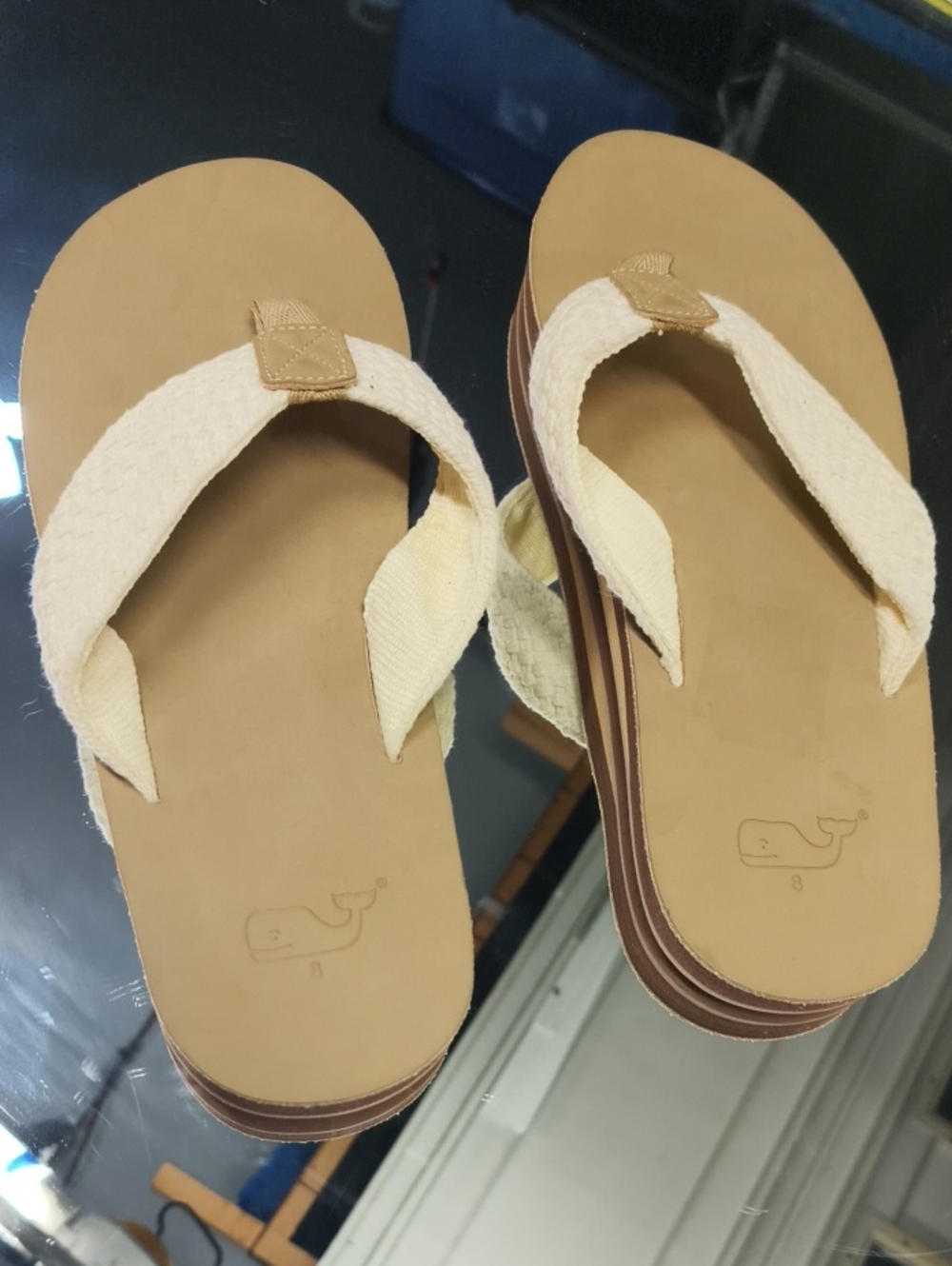 Vineyard Vines Women’s Size 8 Flip Flop Thong Sandals Excellent Condition.